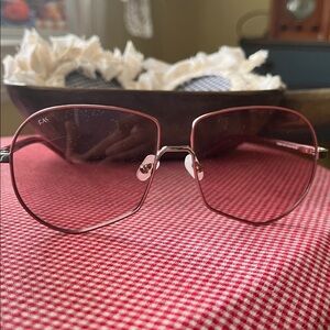 Women’s pink sunglasses